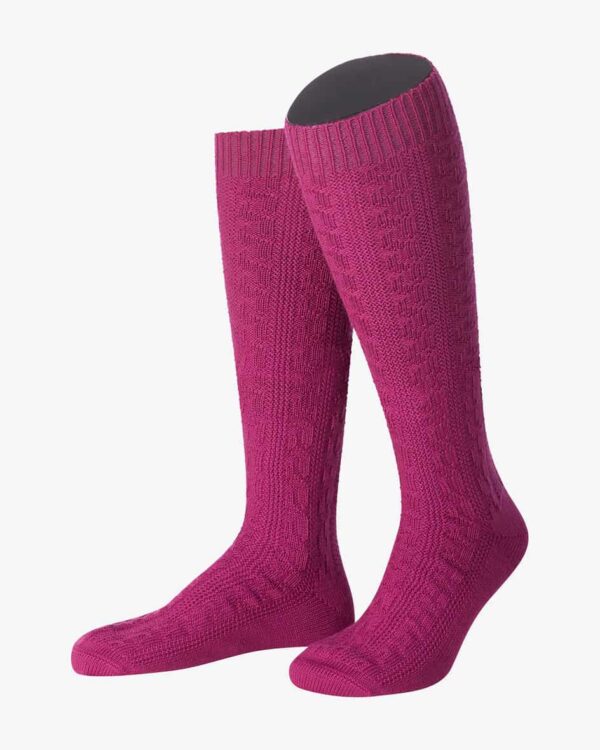 Trachten-Kniestrümpfe für Herren von Lusana in Magenta. Spezialist fürTrachtensocken - Das in Wien gegründete Label hat seit über 100 Jahren.... Mehr Details bei Lodenfrey.com!