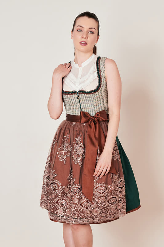 Das Dirndl Asteria besticht durch seinen modernen Stil