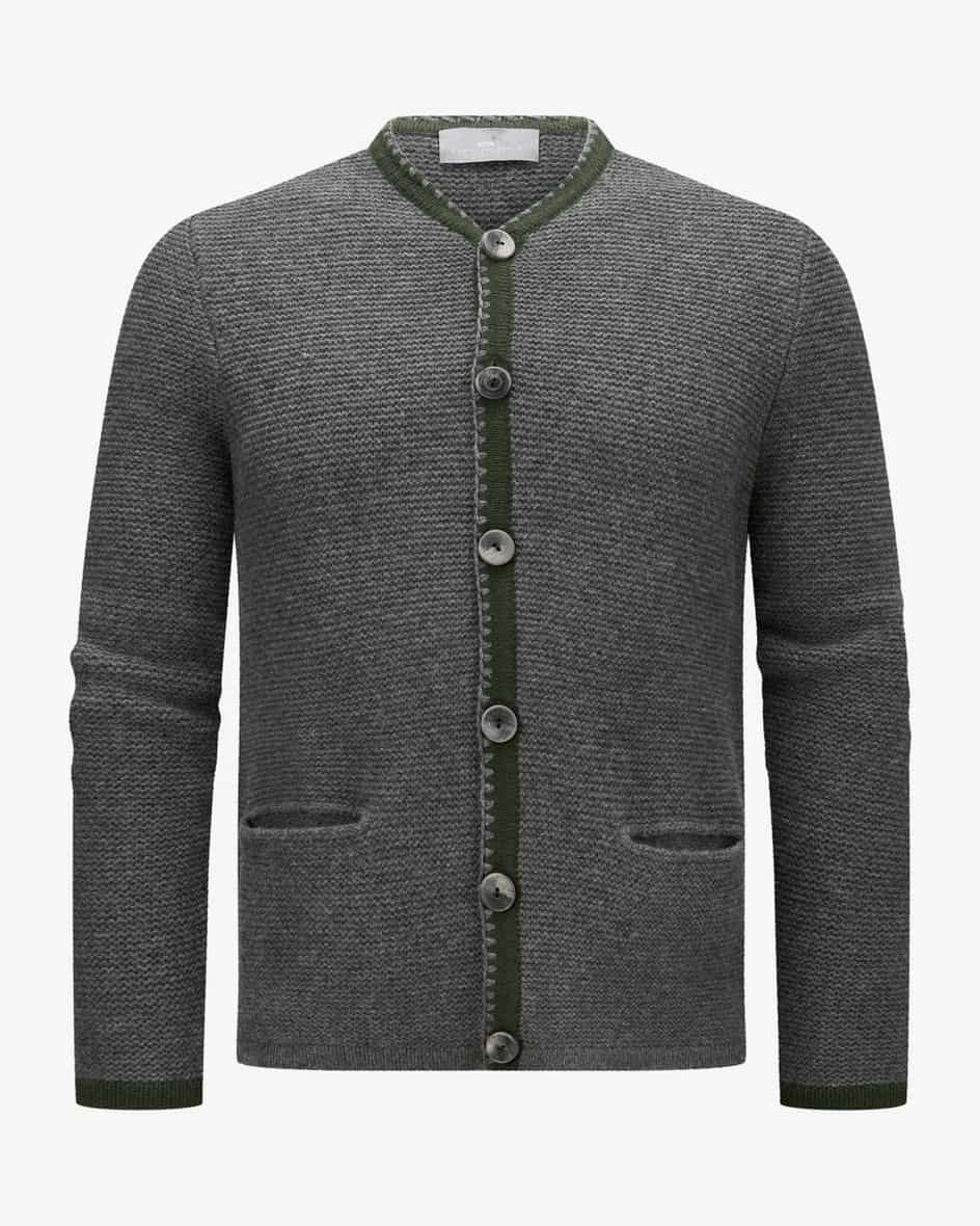 Trachten-Cashmere-Strickjacke für Herren von LODENFREY in Dunkelgrau. DieStrickjackeaus hochwertiger Cashmere-Qualität präsentiert sich in.... Mehr Details bei Lodenfrey.com!