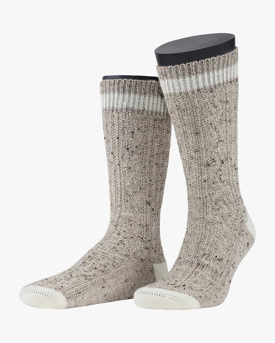 Trachten-Kniestrümpfe für Herren von Lusana in Stein und Creme. Spezialist fürTrachtensocken - Das in Wien gegründete Label hat seit über 100 Jahren.... Mehr Details bei Lodenfrey.com!